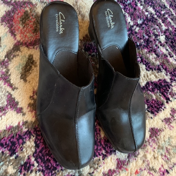 ❤️Clarks bendables 81796 leather slip on mules in black size 10 medium - Picture 2 of 6